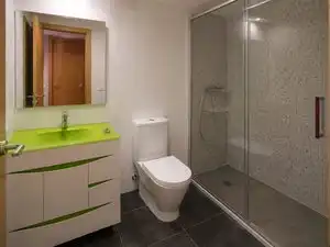 Bathroom of Flat for rent in Gijón   with Heating, Parquet flooring and Terrace