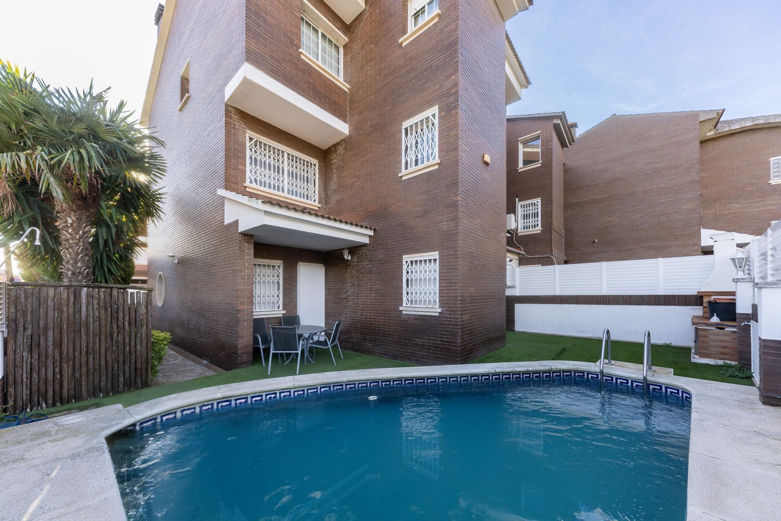 Piscina de Casa adosada de lloguer en Viladecans amb Calefacció, Terrassa i Traster