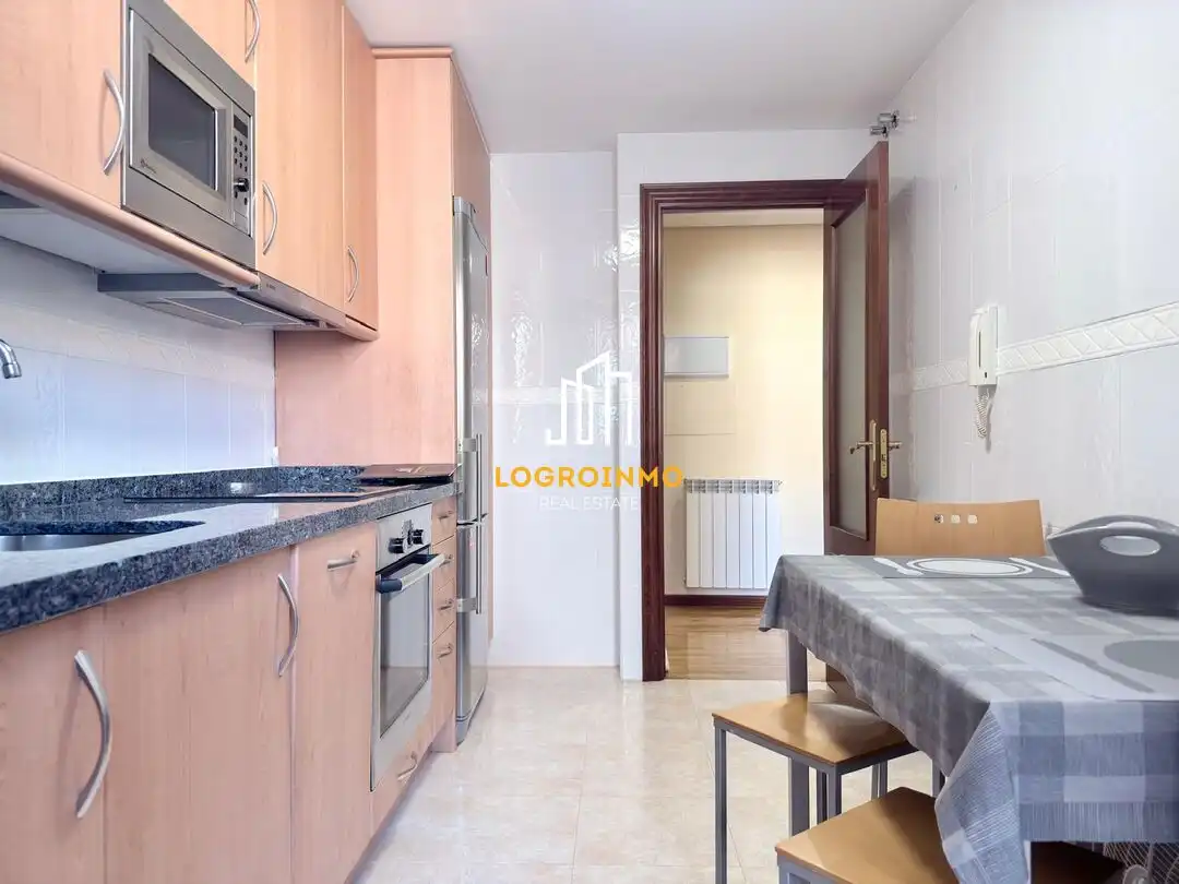 Kitchen of Flat for sale in Lardero  with Heating, Storage room and Furnished
