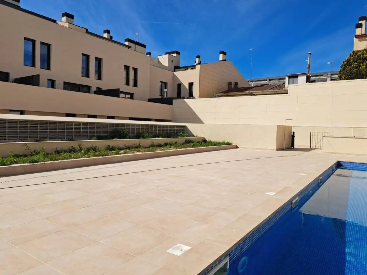 Piscina de Piso de alquiler en Sabadell con Aire acondicionado, Calefacción y Parquet