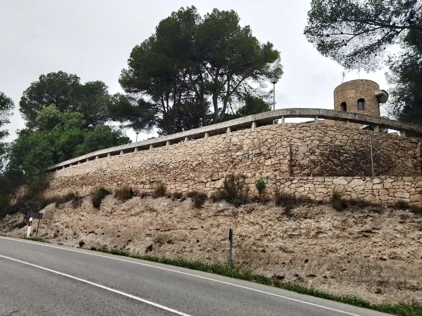 Vista exterior de Casa o xalet en venda en Tibi amb Calefacció, Jardí privat i Terrassa