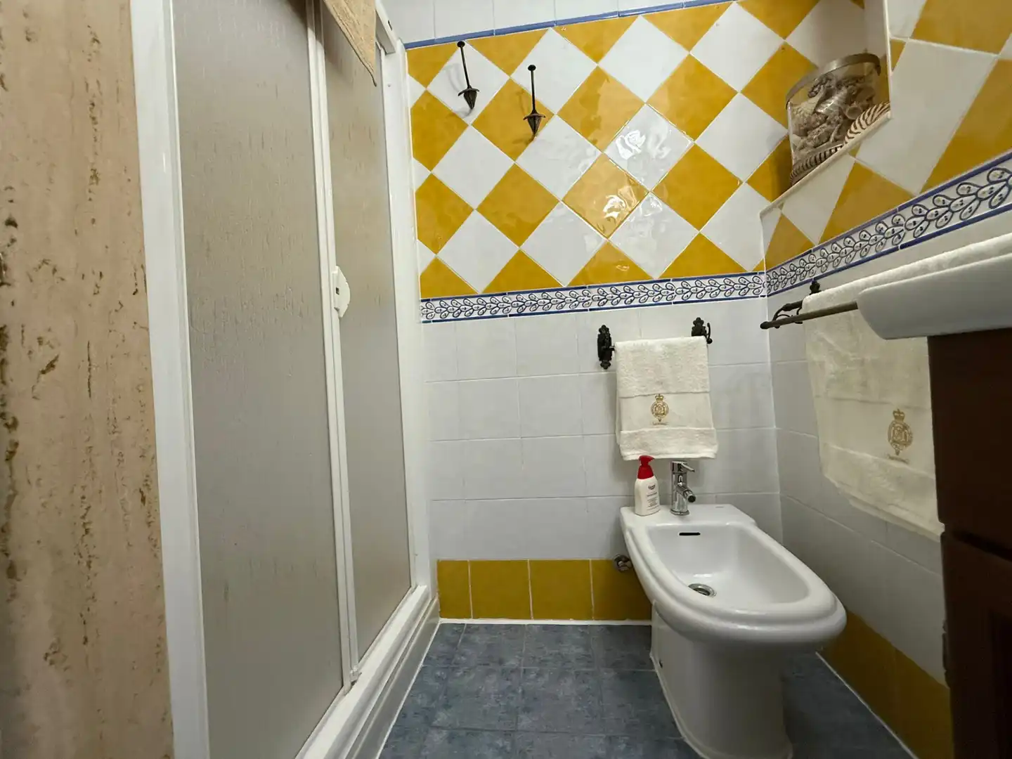 Bathroom of Houses for sale in La Pobla de Vallbona  with Air Conditioner, Heating and Private garden