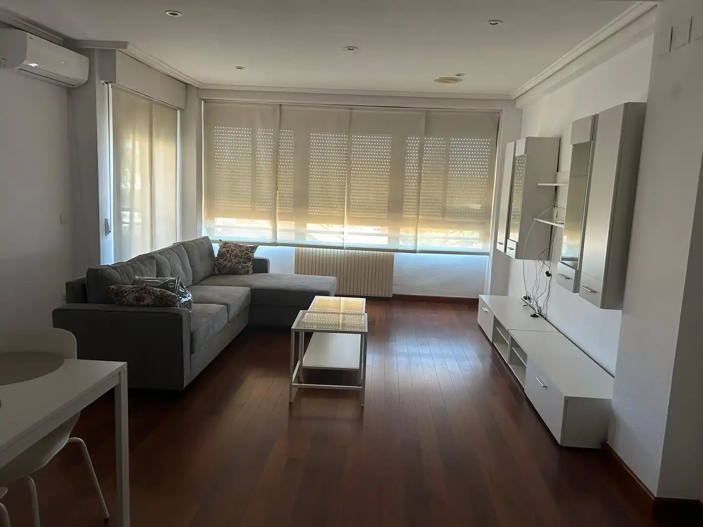 Living room of Flat for rent in Elche / Elx  with Air Conditioner, Heating and Parquet flooring