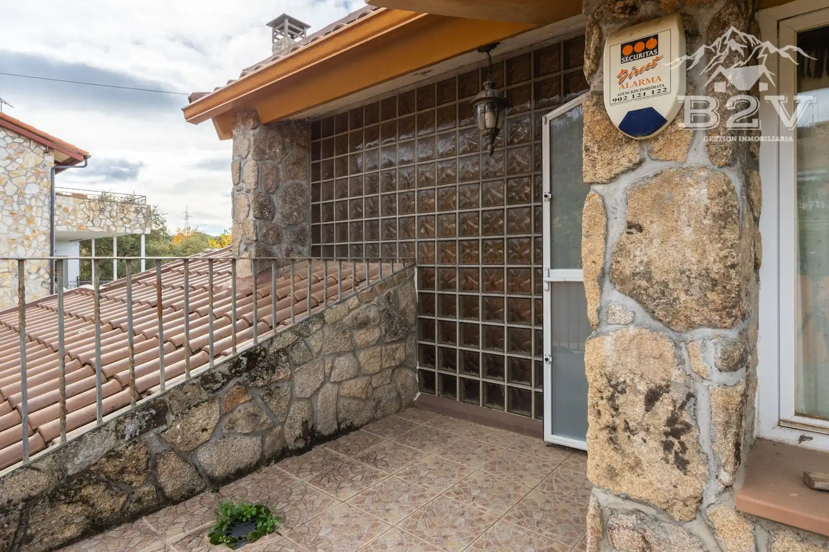 Vista exterior de Casa o xalet en venda en Venturada amb Aire condicionat, Calefacció i Jardí privat