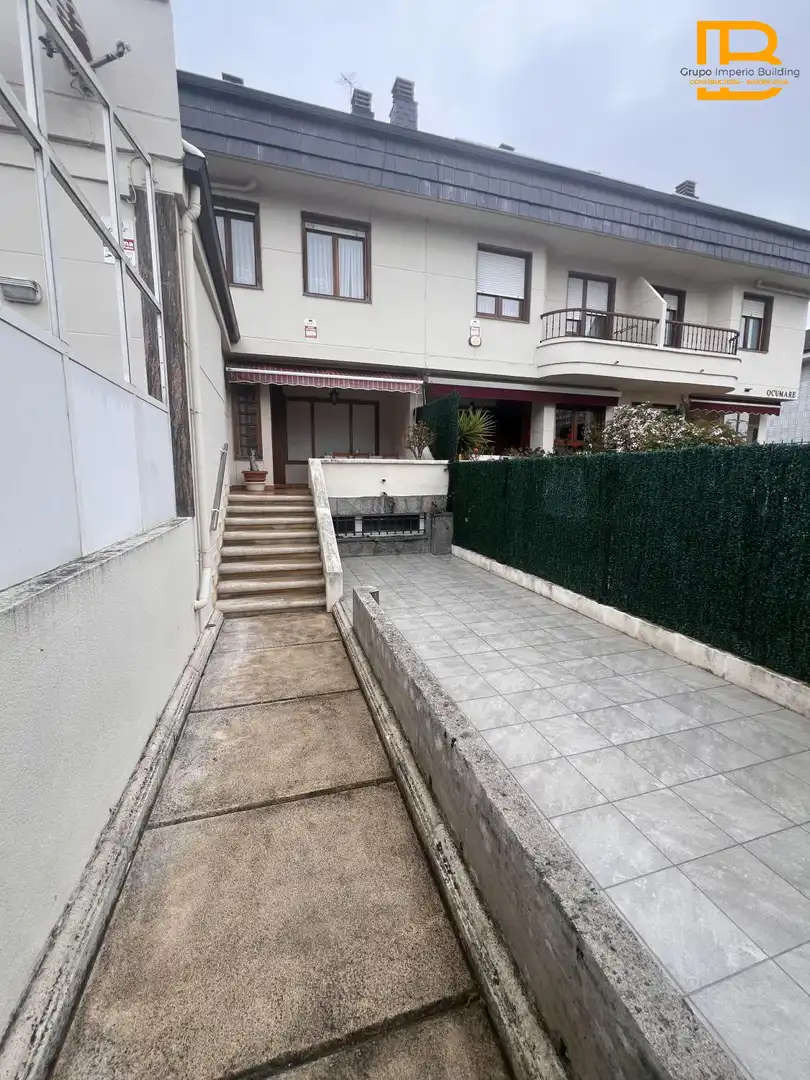 Casa o xalet en venda en Laredo amb Calefacció, Terrassa i Traster