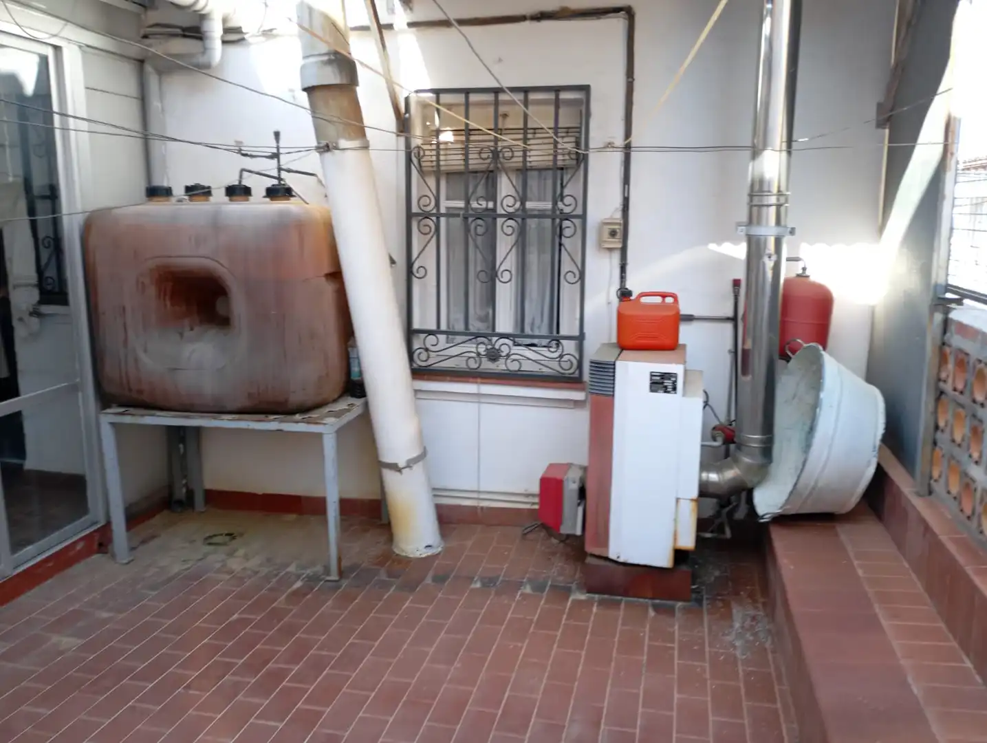 Haus oder Chalet zum Verkauf in Linares mit Klimaanlage, Heizung und Terrasse