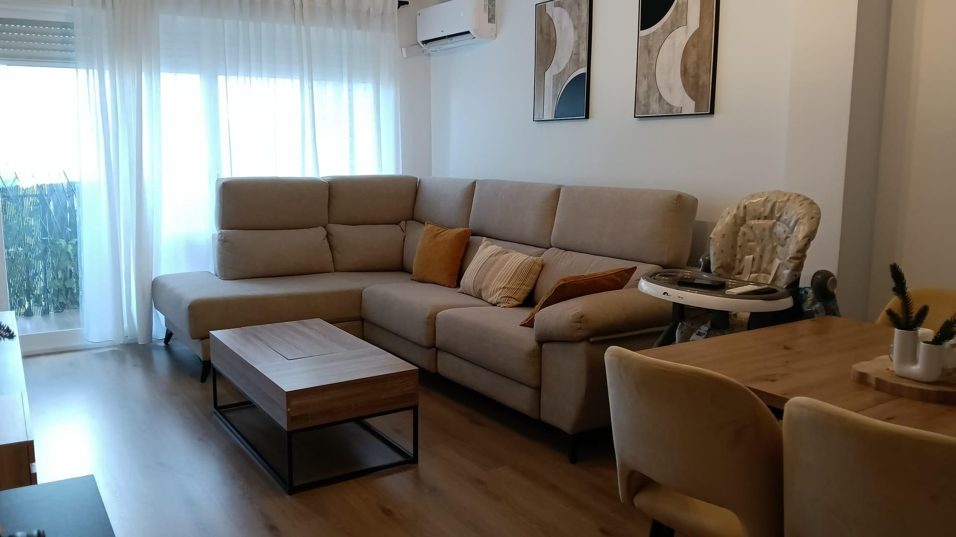 Sala d'estar de Pis en venda en  Córdoba Capital amb Aire condicionat, Parquet i Terrassa