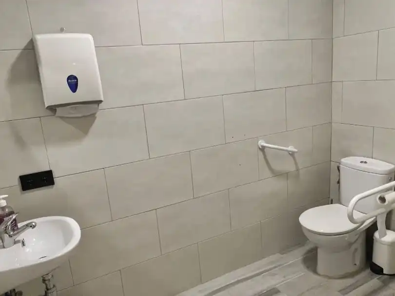 Bathroom of Office for rent in Sevilla  with Air Conditioner, Heating and Furnished
