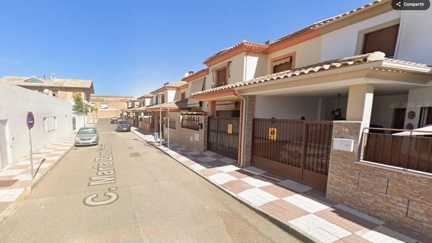 Exterior view of Houses for sale in La Victoria  with Storage room