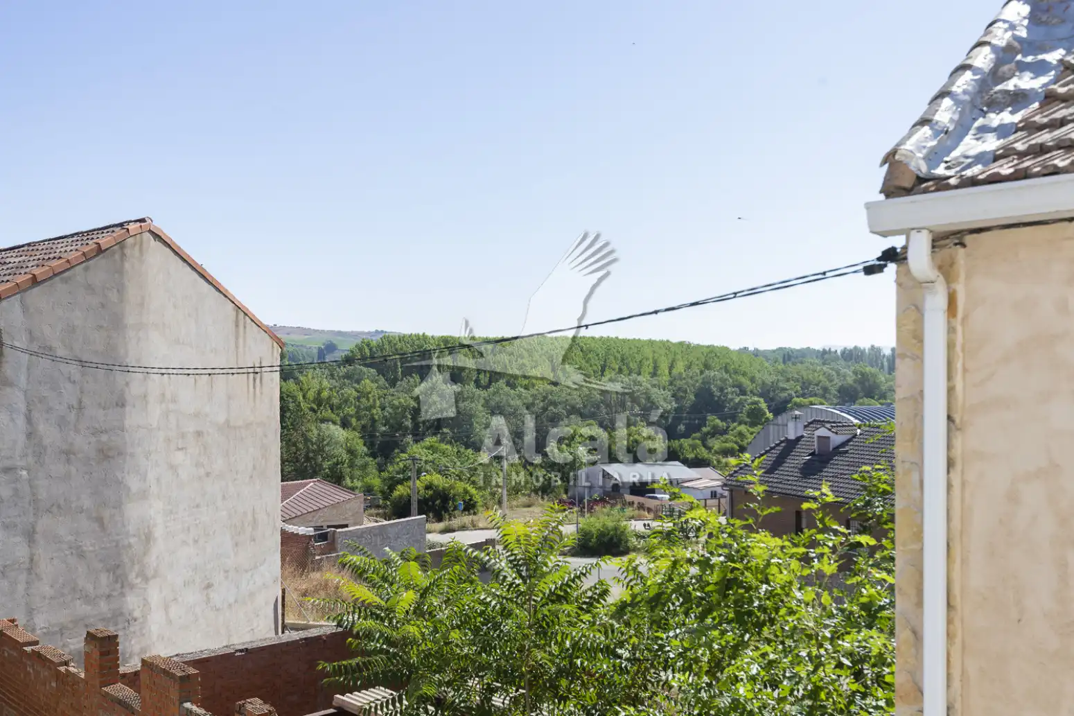 Vista exterior de Casa o xalet en venda en Espinosa de Henares amb Terrassa