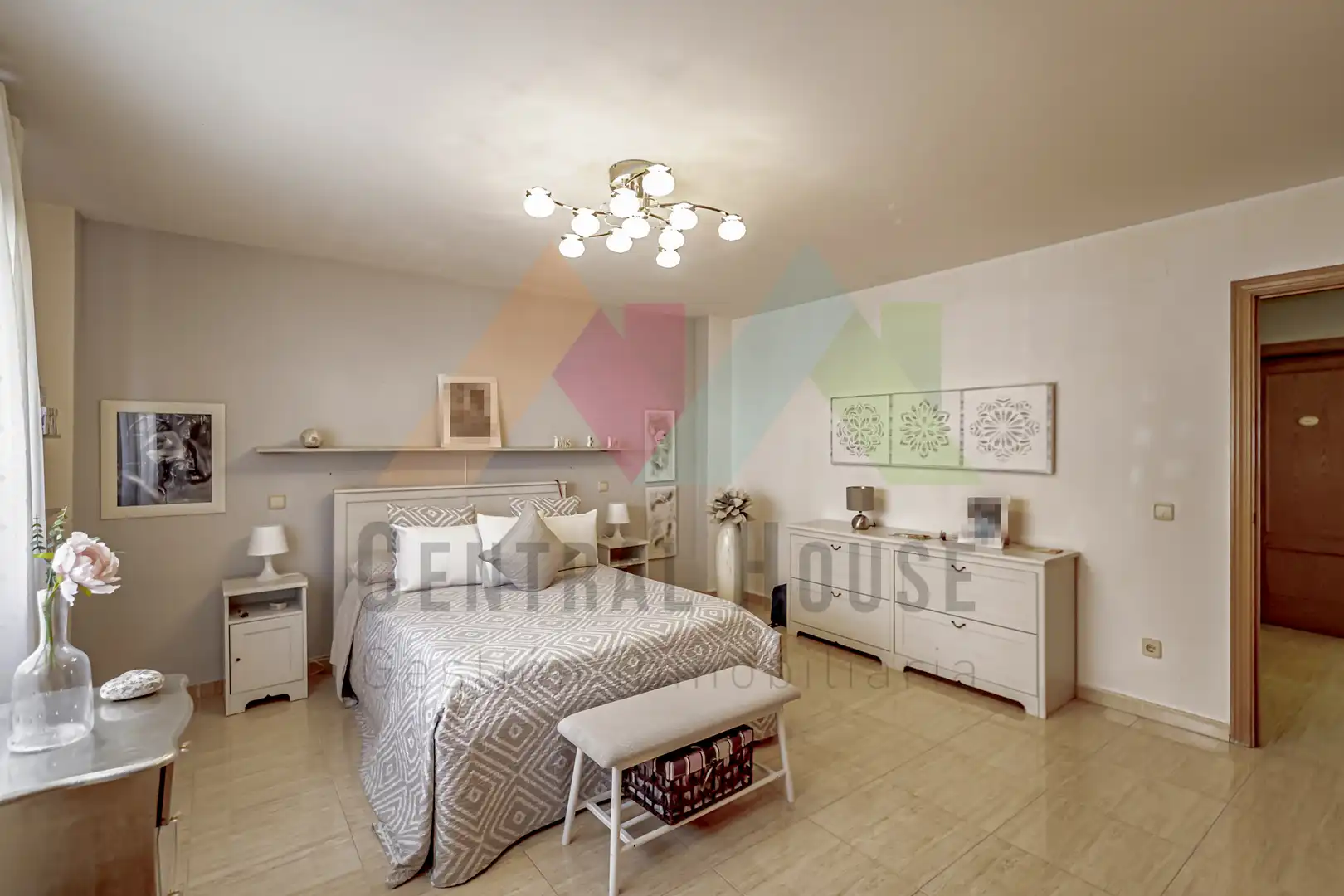 Habitación de Casa adosada en venta en Guadalajara con Aire acondicionado, Calefacción y Jardín privado