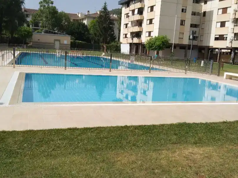 Piscina de Pis en venda en Ezcaray amb Piscina i Balcó