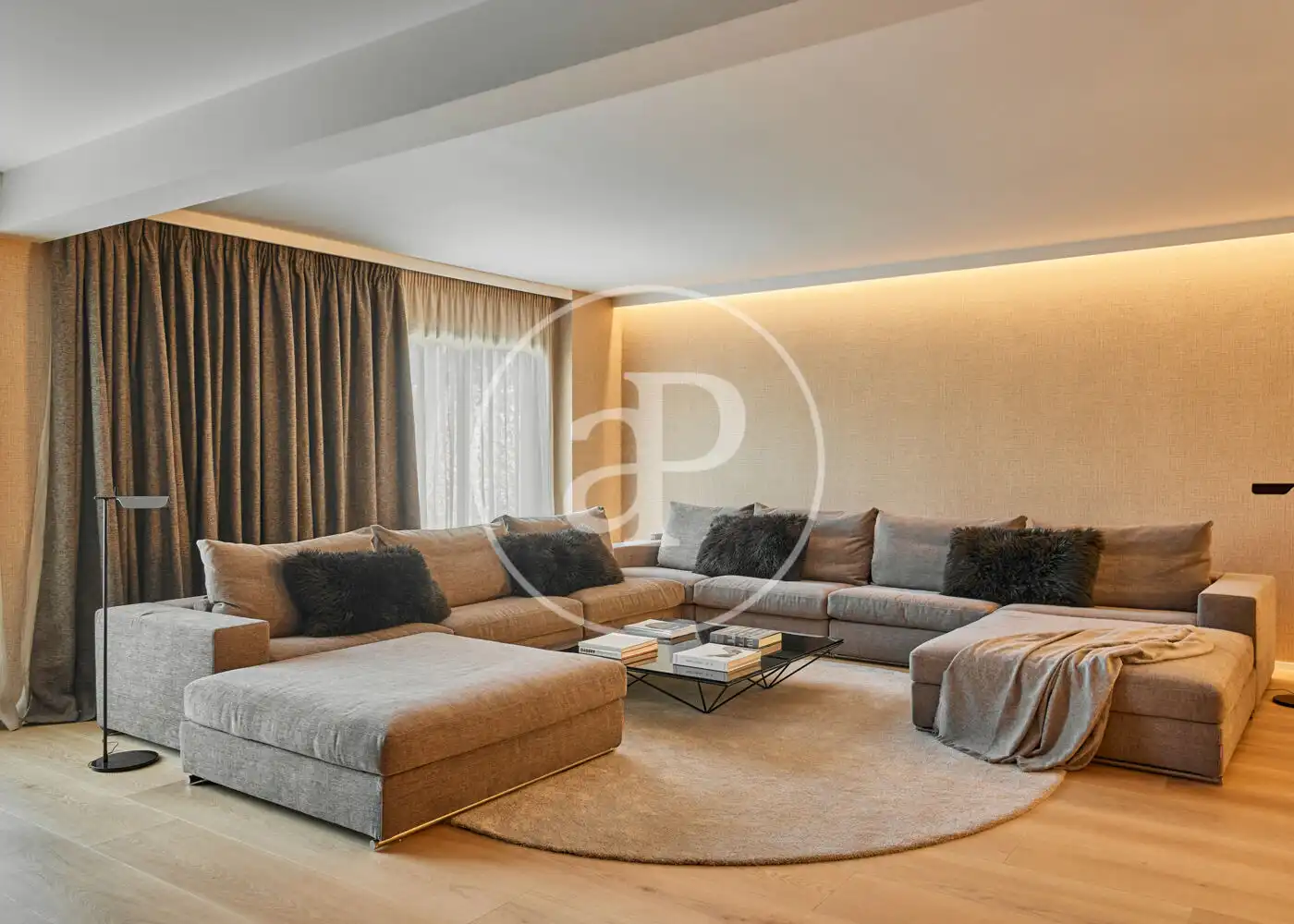 Sala d'estar de Casa o xalet en venda en Boadilla del Monte amb Aire condicionat, Calefacció i Jardí privat