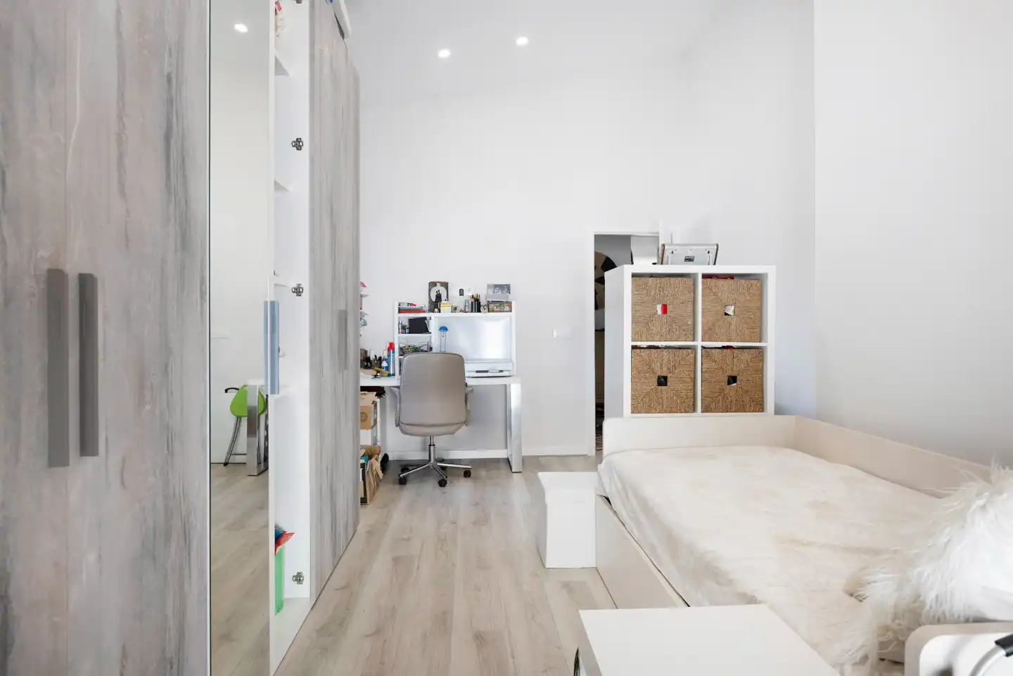 Habitación de Casa adosada en venta en L'Eliana con Aire acondicionado y Jardín privado