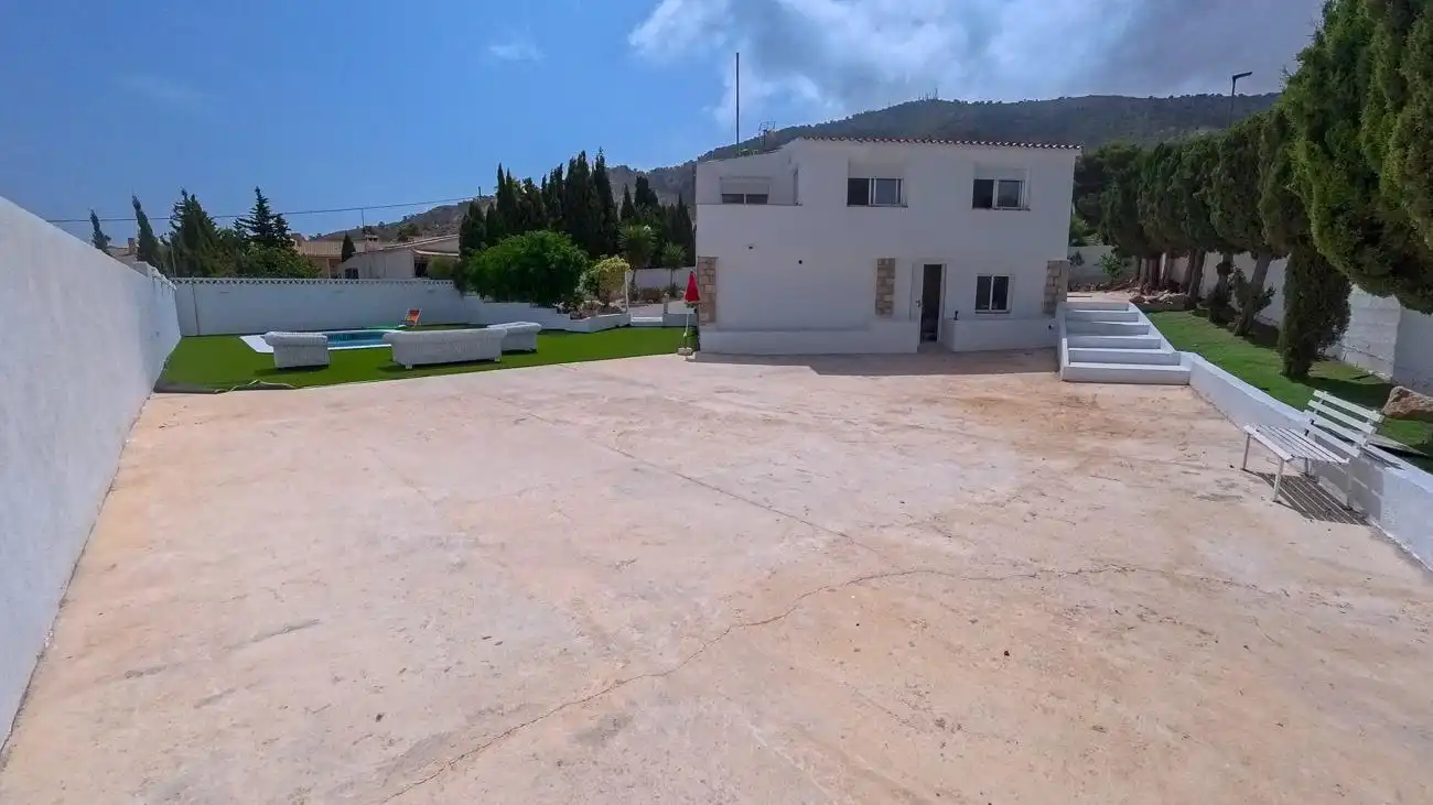 Schwimmbecken von Haus oder Chalet zur Miete in L'Alfàs del Pi mit Klimaanlage, Privatgarten und Abstellraum