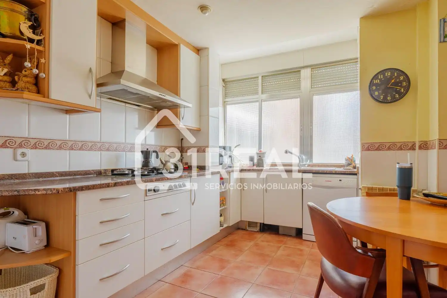 Kitchen of Flat for sale in Madrid  with Air Conditioner, Heating and Parquet flooring