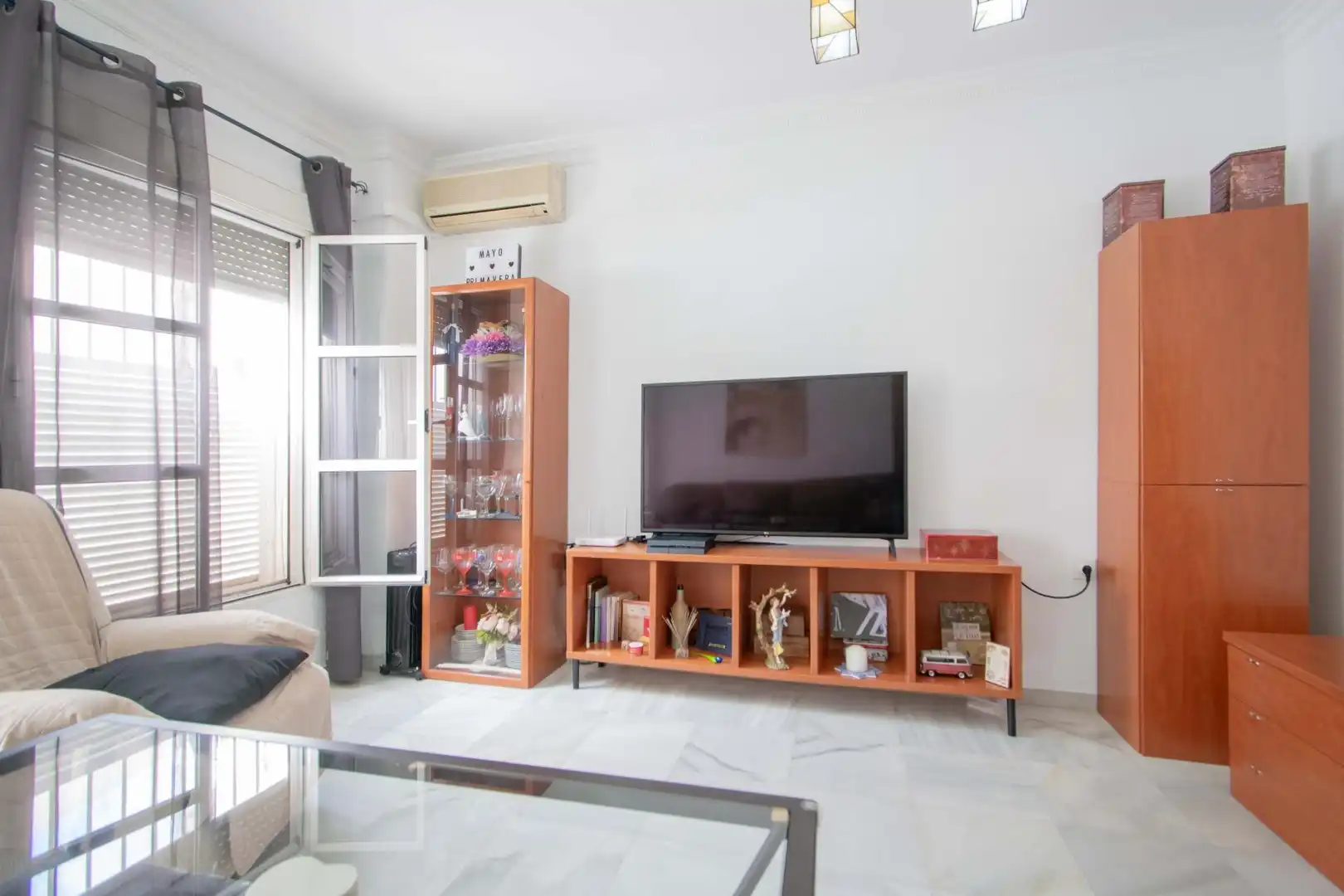 Sala de estar de Planta baja en venta en Gelves con Aire acondicionado