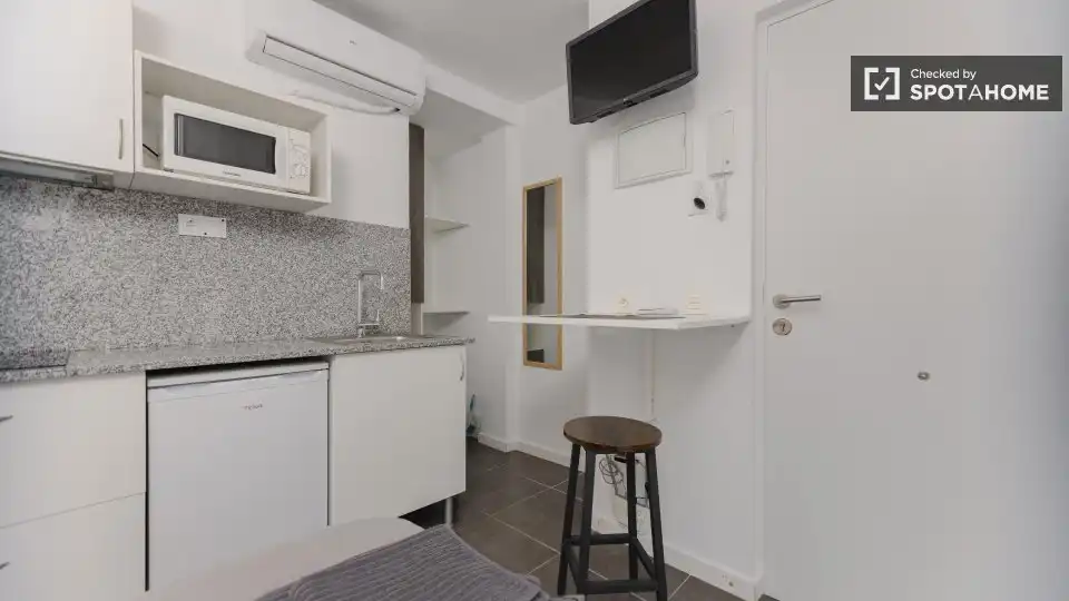 Kitchen of Flat for rent in Valencia  with Air Conditioner, Heating and Furnished