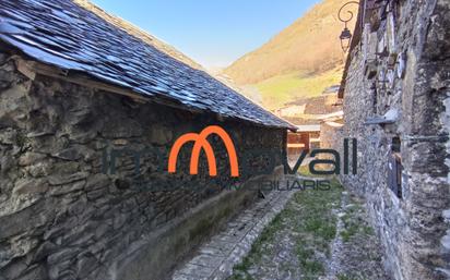 Exterior view of House or chalet for sale in La Vall de Boí