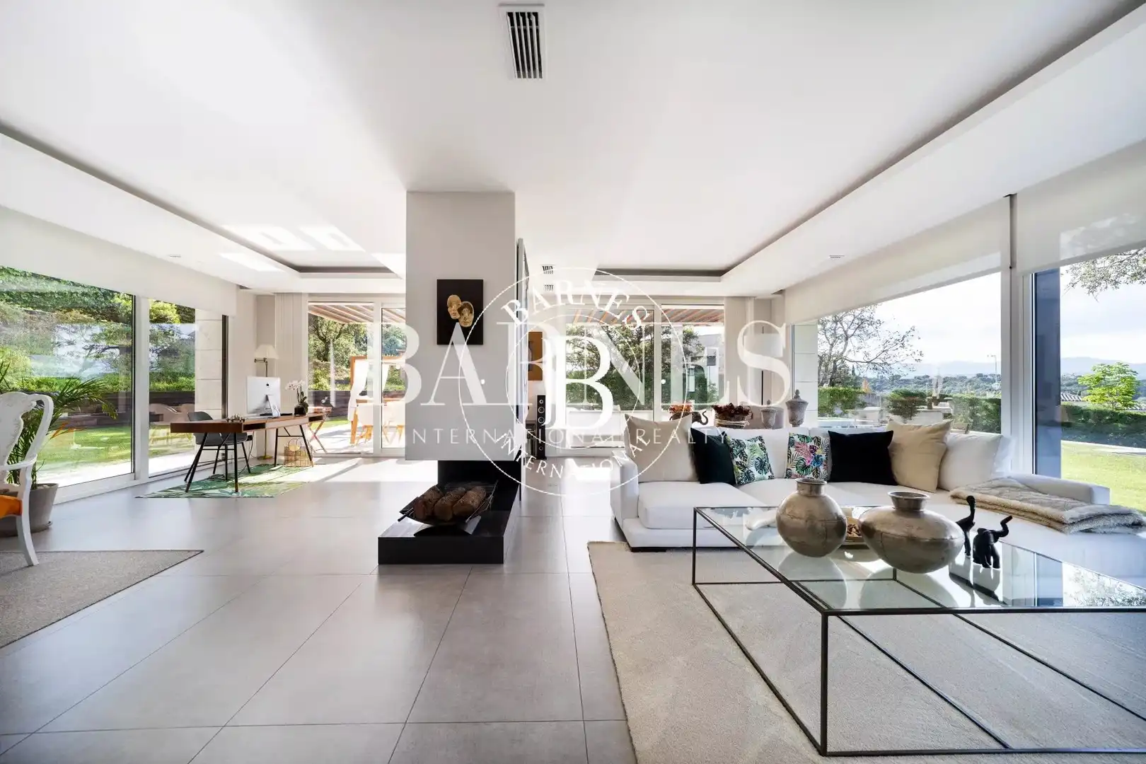 Sala de estar de Casa o chalet en venta en Ciudalcampo con Aire acondicionado, Calefacción y Piscina