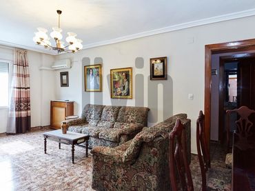 Flat with lift for sale in Hospital