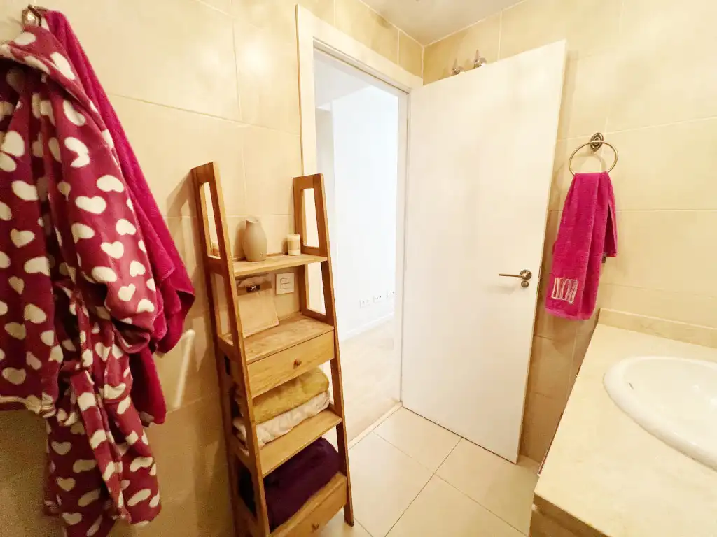 Baño de Piso en venta en Alcalá de Henares con Aire acondicionado, Calefacción y Terraza