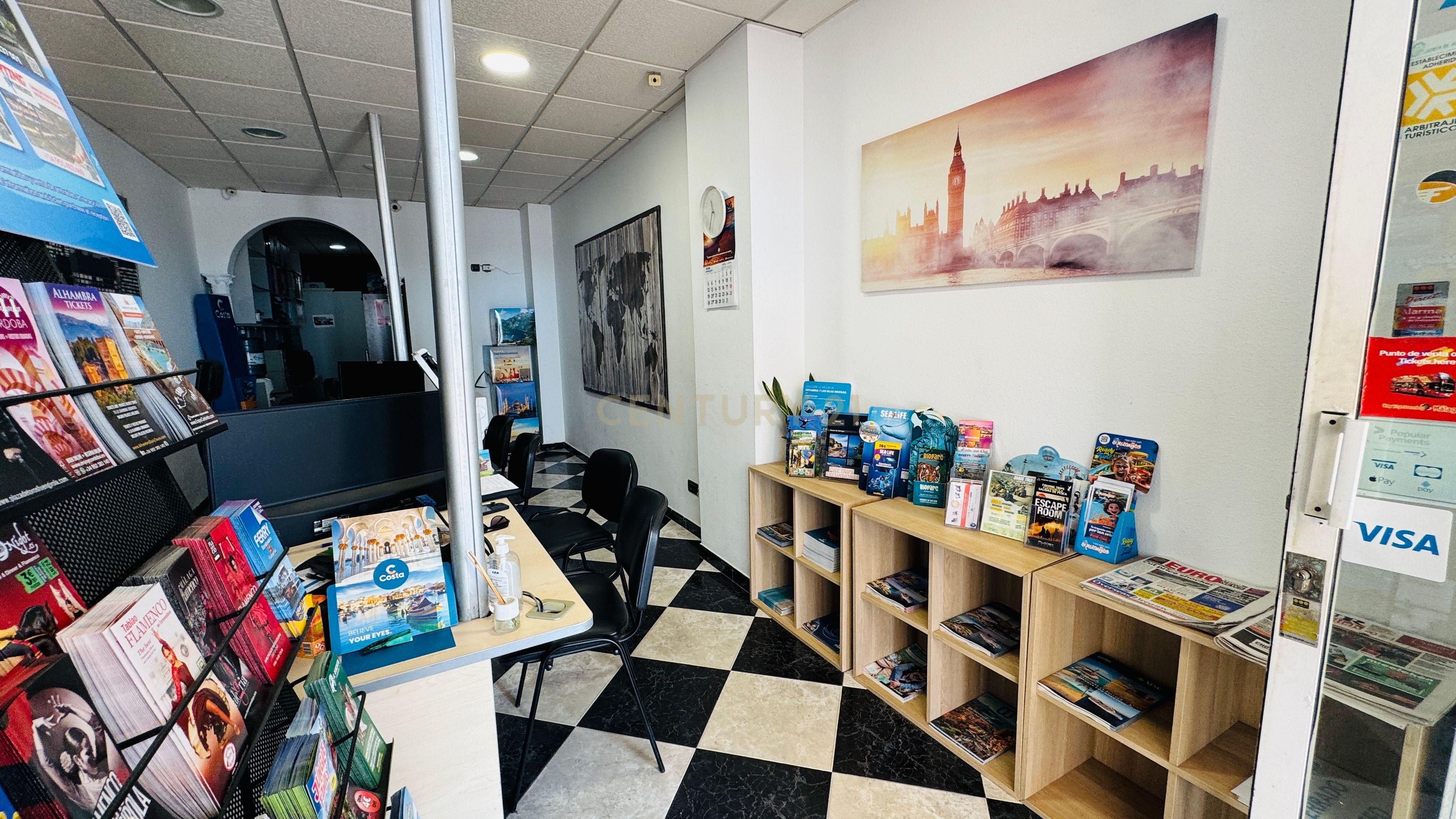 Premises for sale in Fuengirola  with Air Conditioner and Alarm