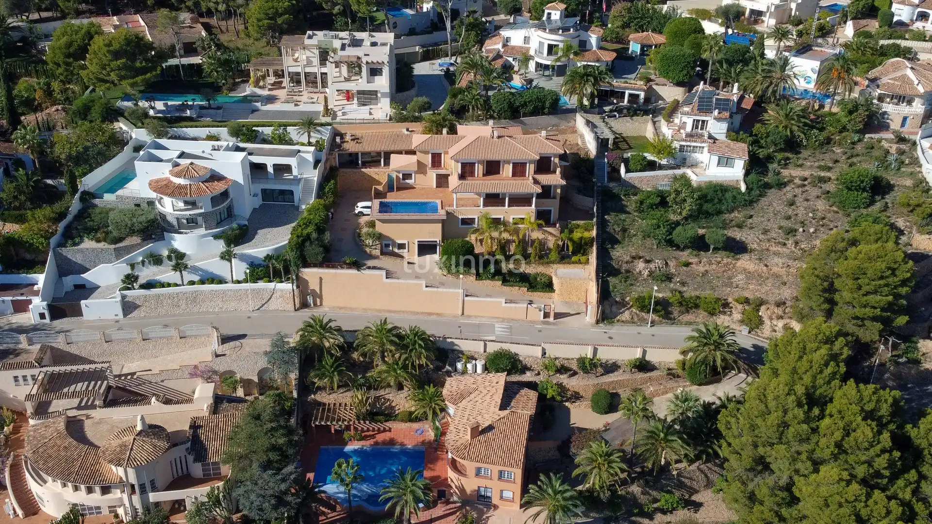 Vista exterior de Casa o xalet en venda en Altea amb Aire condicionat, Calefacció i Jardí privat