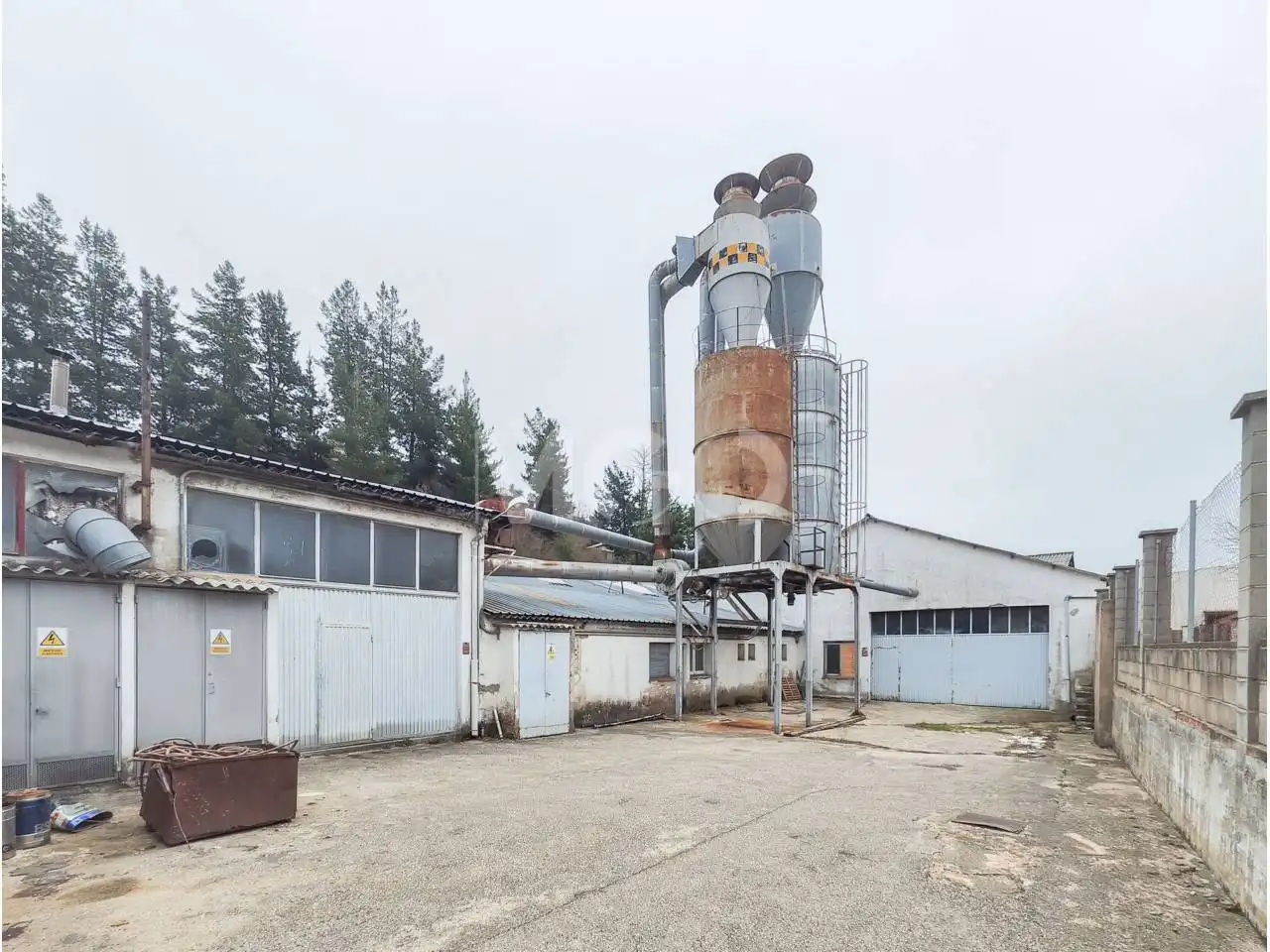 Außenansicht von Fabrikhallen zum Verkauf in Sant Hilari Sacalm