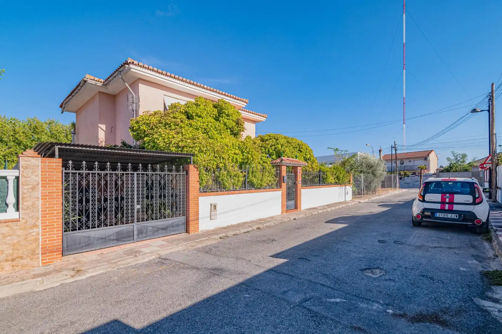 Chalet con terraza en venta en Cúllar Vega