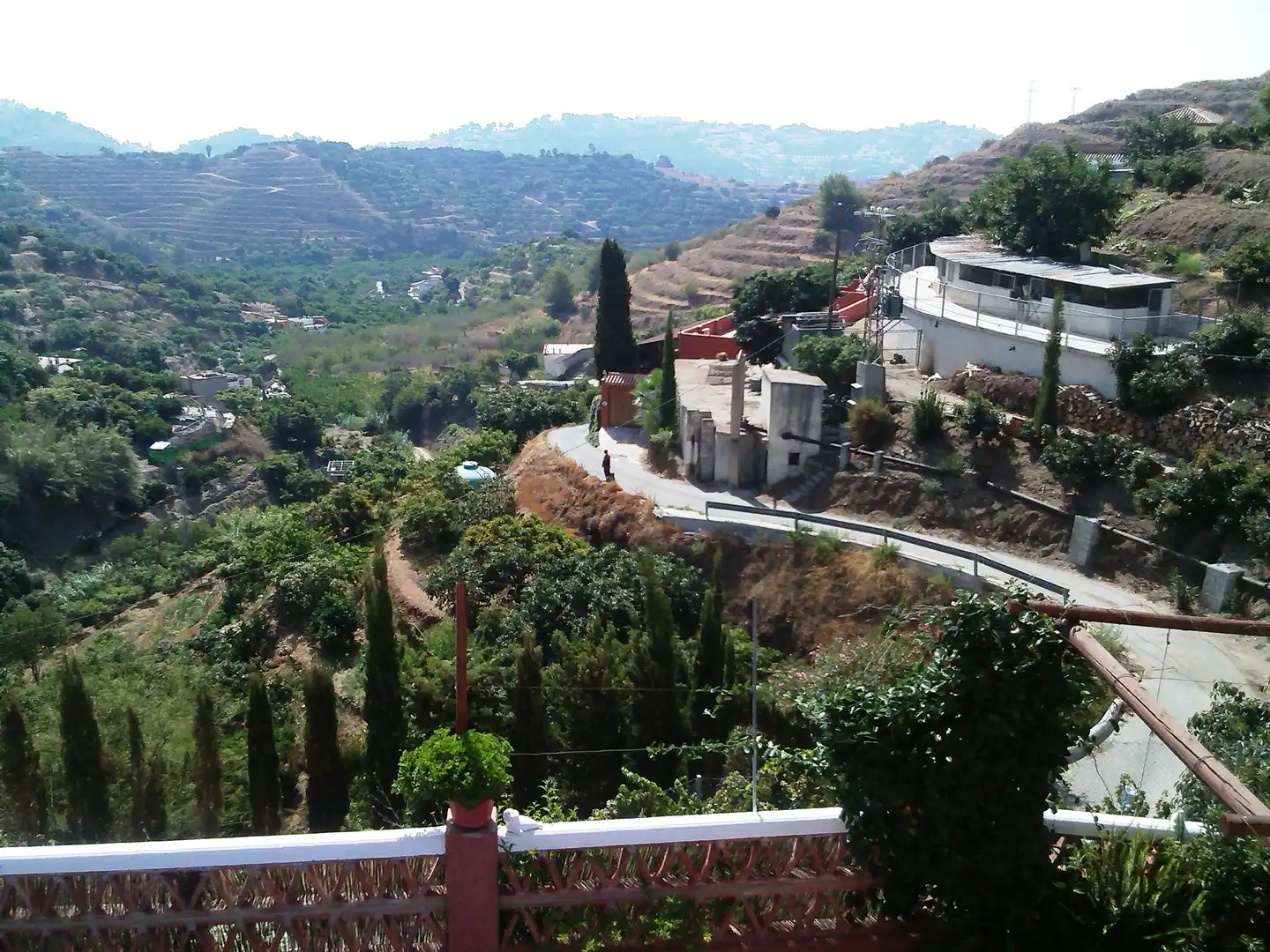 Vista exterior de Casa adosada en venta en Almuñécar con Aire acondicionado, Terraza y Piscina