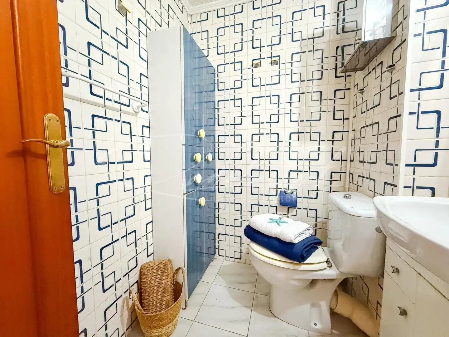 Bathroom of Flat for sale in Centre