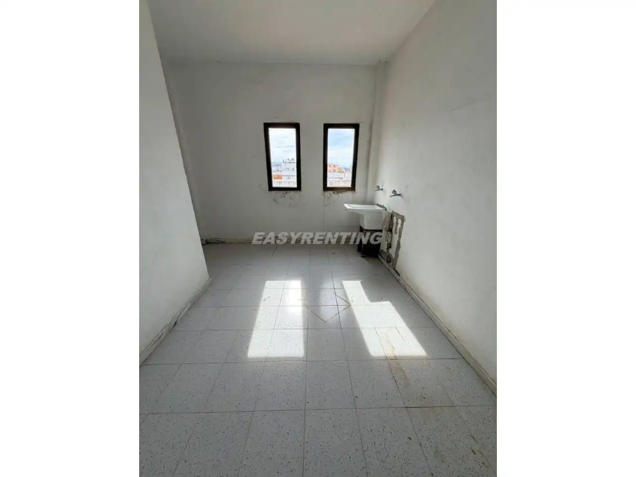 Apartament en venda en La Línea de la Concepción amb Terrassa, Traster i Moblat