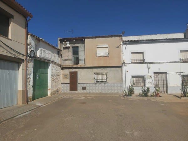 Vista exterior de Casa adosada en venta en Alhambra