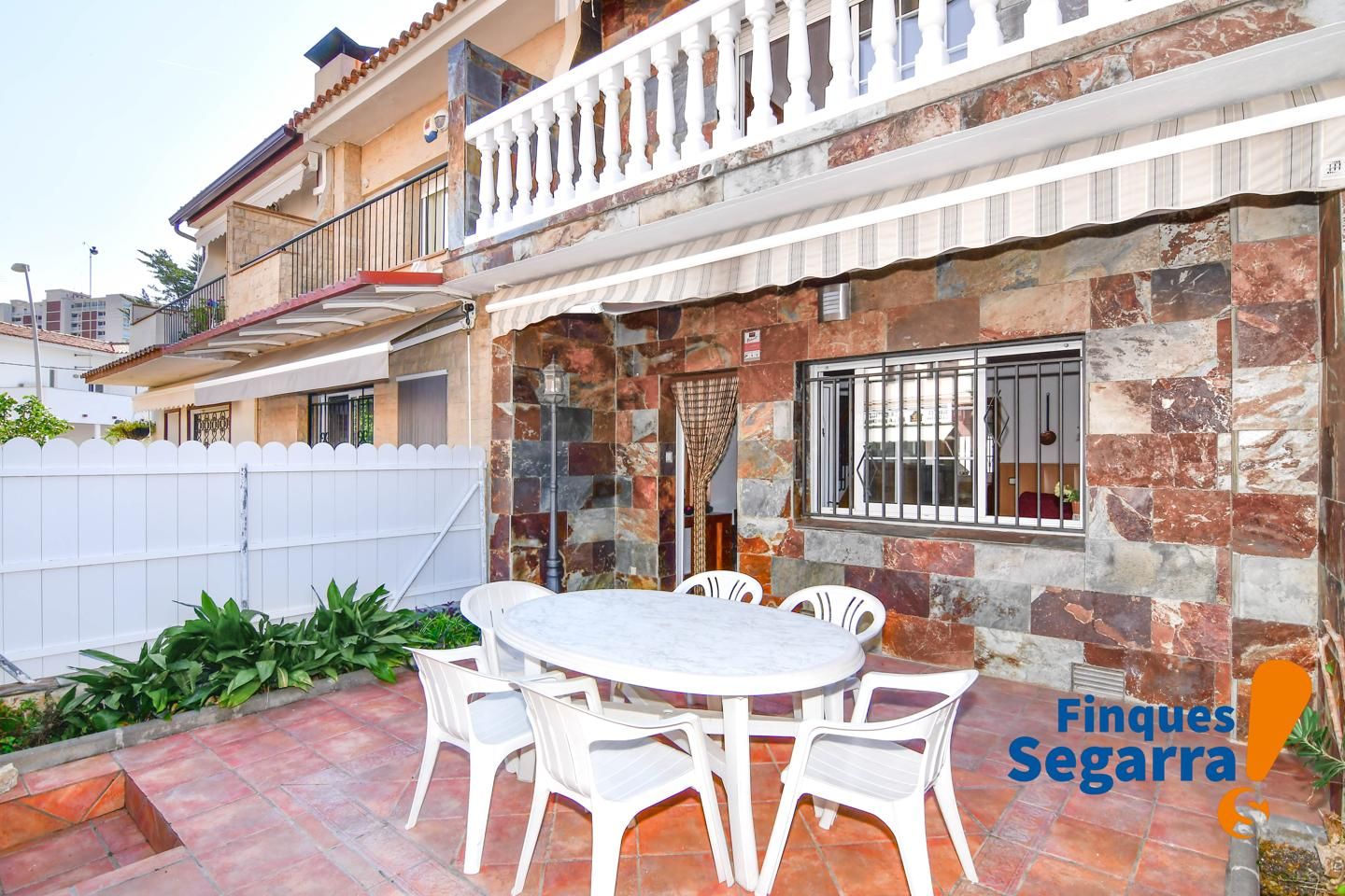 Terrassa de Casa adosada en venda en El Vendrell amb Aire condicionat, Jardí privat i Terrassa