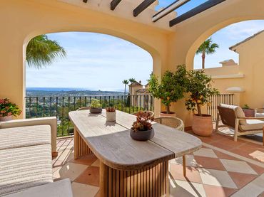 Penthouse with pool for sale in La Quinta