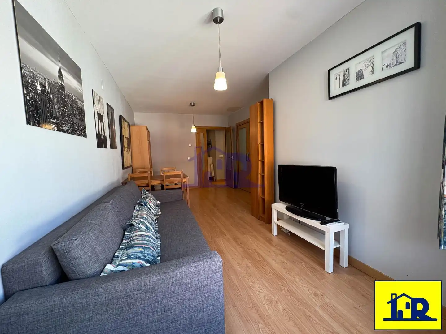 Sala d'estar de Pis en venda en Cuenca amb Calefacció, Terrassa i Moblat