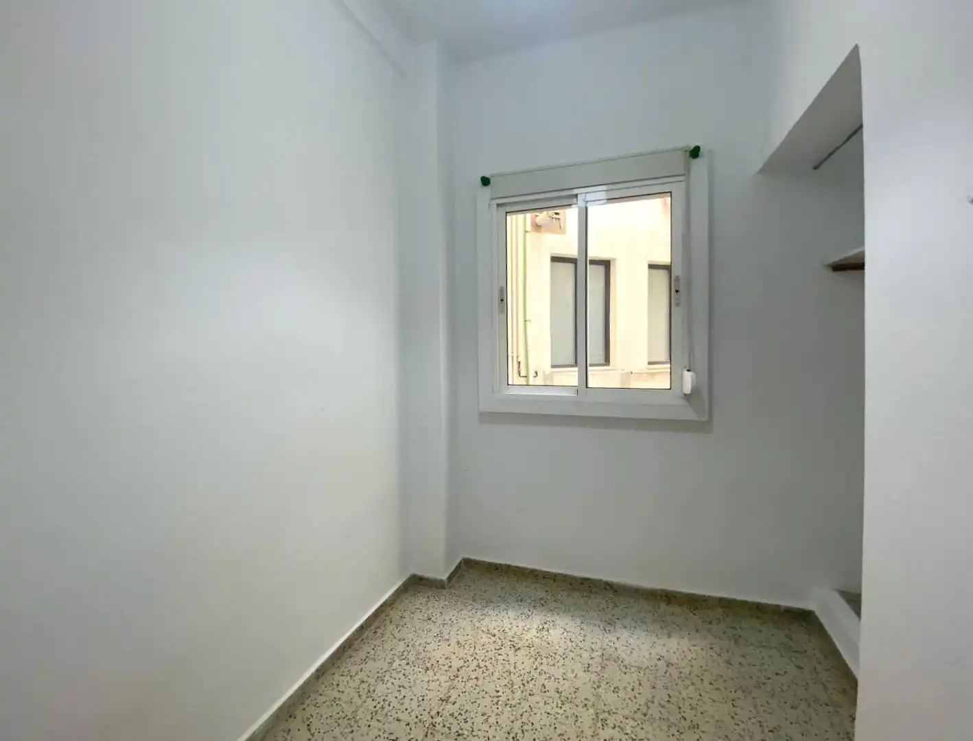 Bedroom of Flat for rent in Valencia