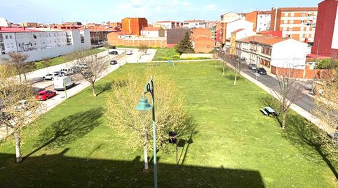 Foto 4 de Ático en venta en Calle Fraga Iribarne, Armunia, León Capital