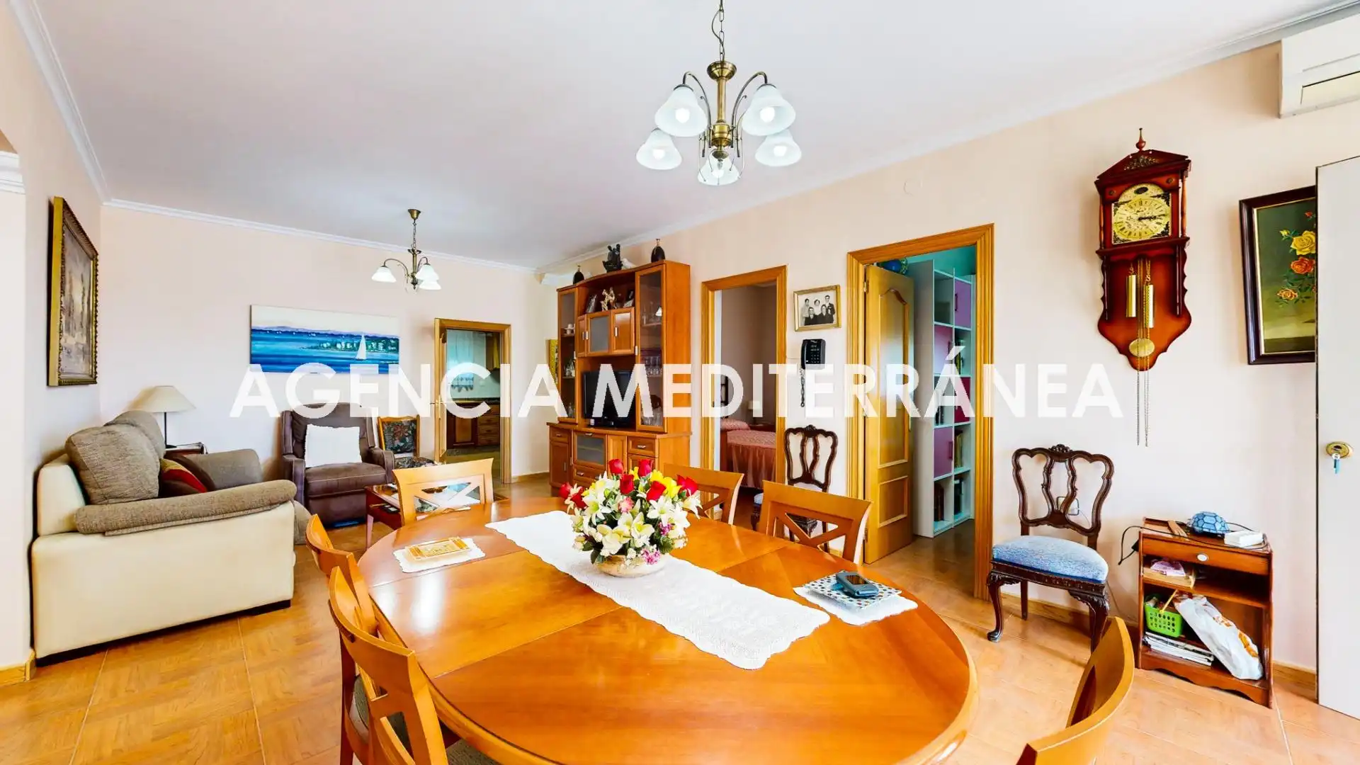 Chalet con piscina en venta en Montserrat, imagen 9