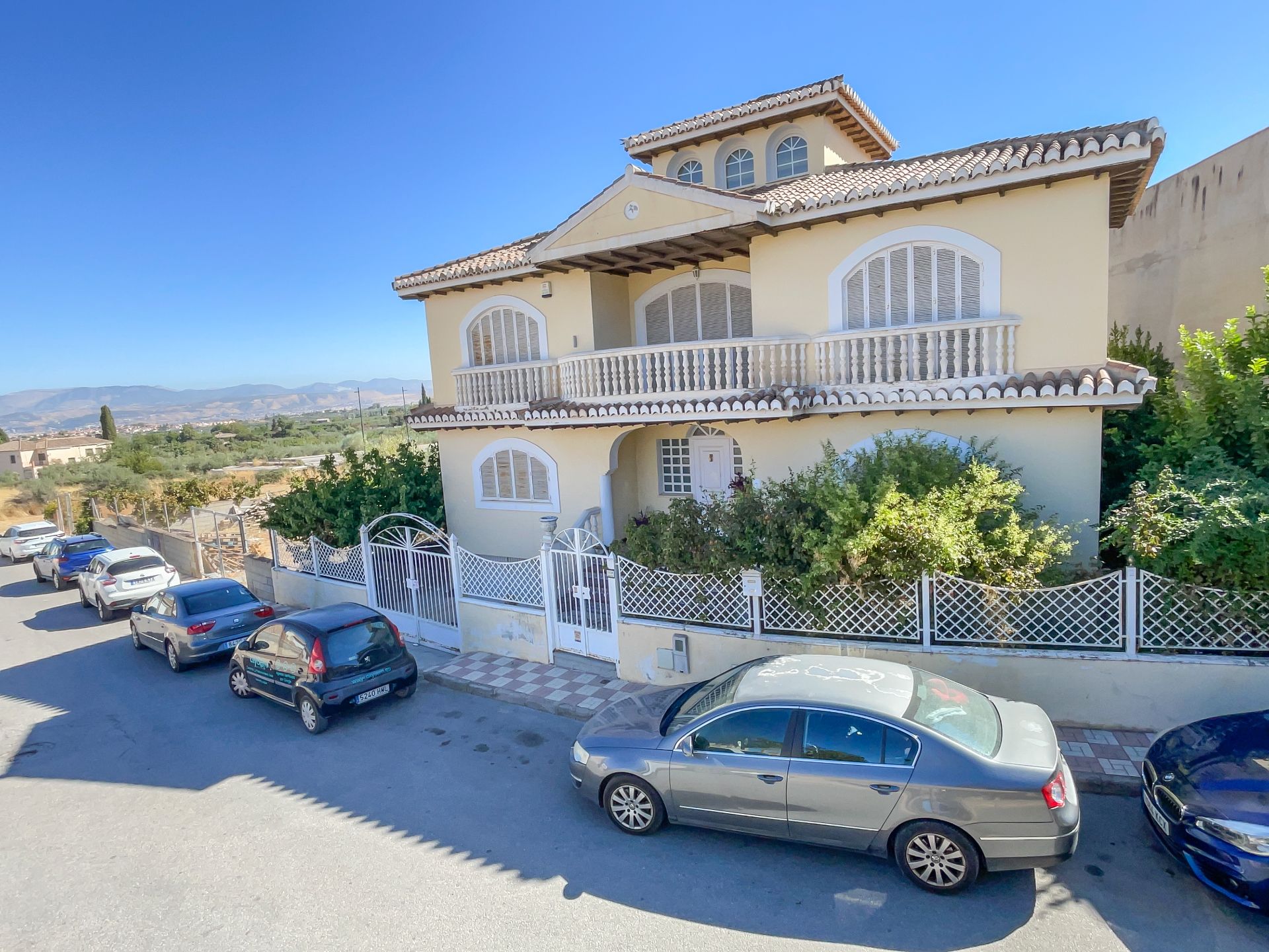 Vista exterior de Casa o xalet en venda en Villa de Otura amb Calefacció, Jardí privat i Terrassa