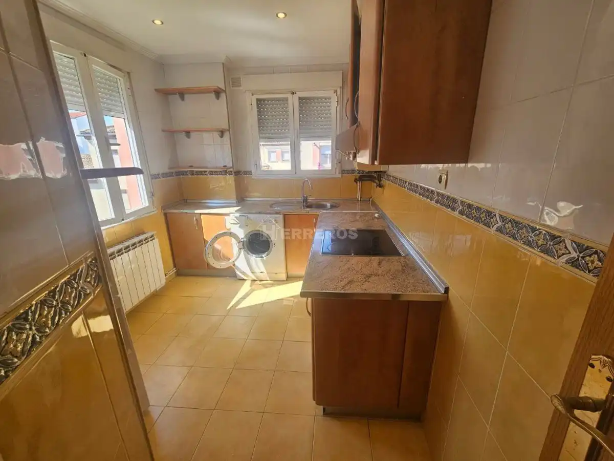 Cuina de Apartament en venda en  Logroño amb Calefacció i Parquet