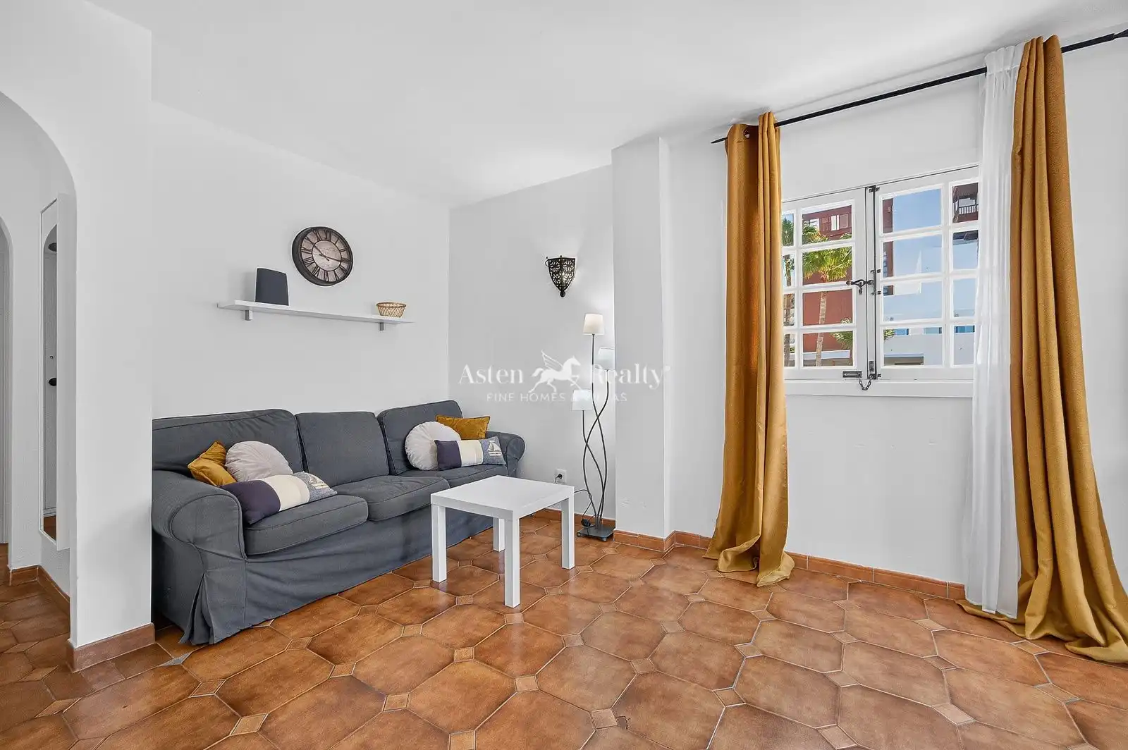 Living room of Study for sale in Adeje  with Terrace, Swimming Pool and Furnished