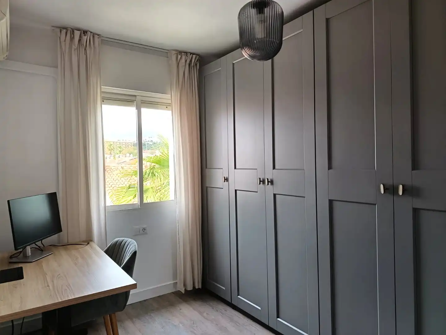 Habitación de Casa adosada en venta en Rincón de la Victoria con Aire acondicionado, Terraza y Amueblado