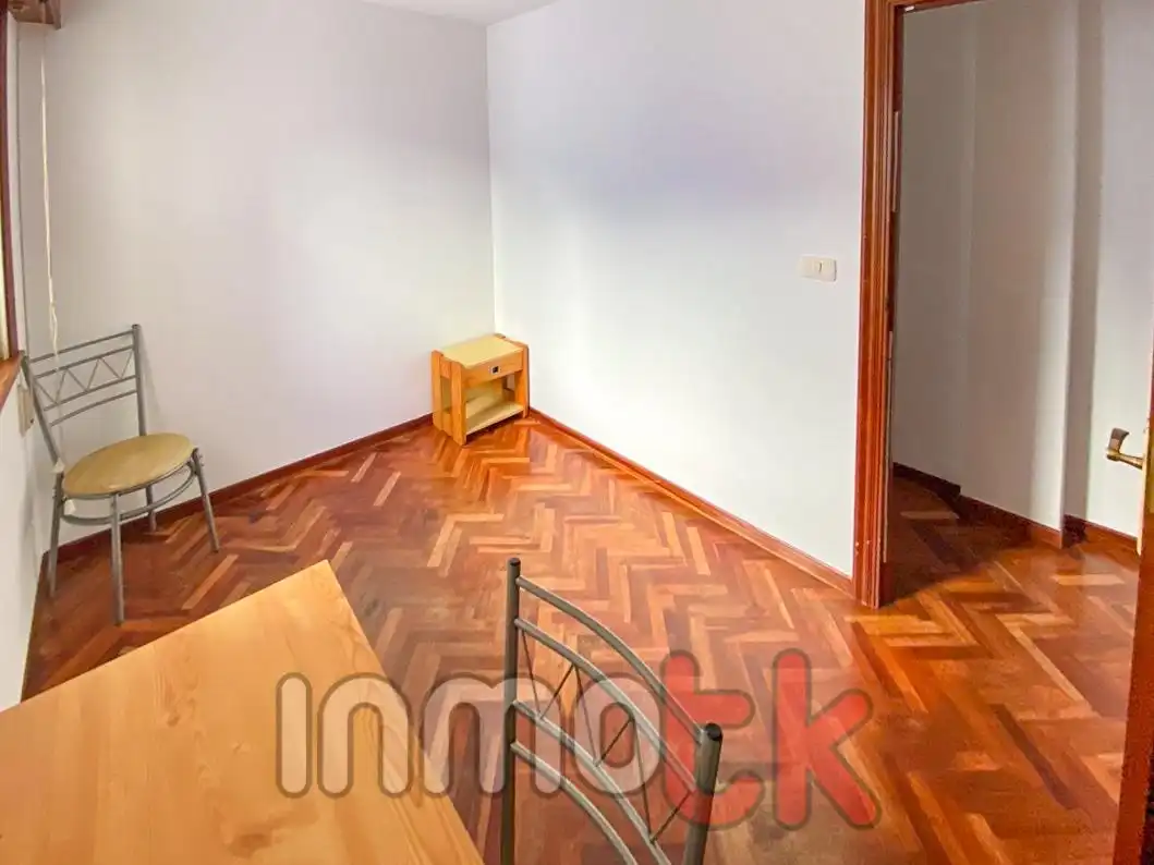 Habitación de Piso en venta en A Coruña Capital  con Parquet y Trastero