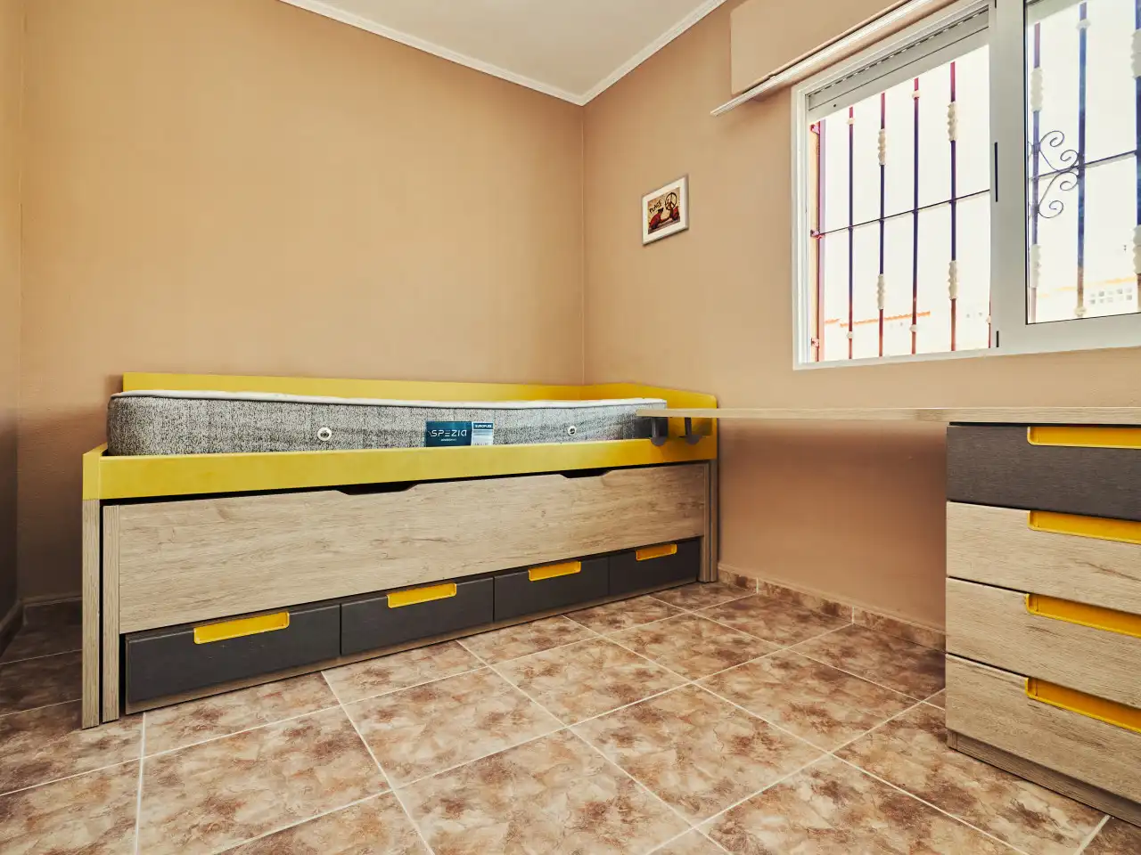 Habitación de Casa adosada en venta en Orihuela con Aire acondicionado, Calefacción y Terraza