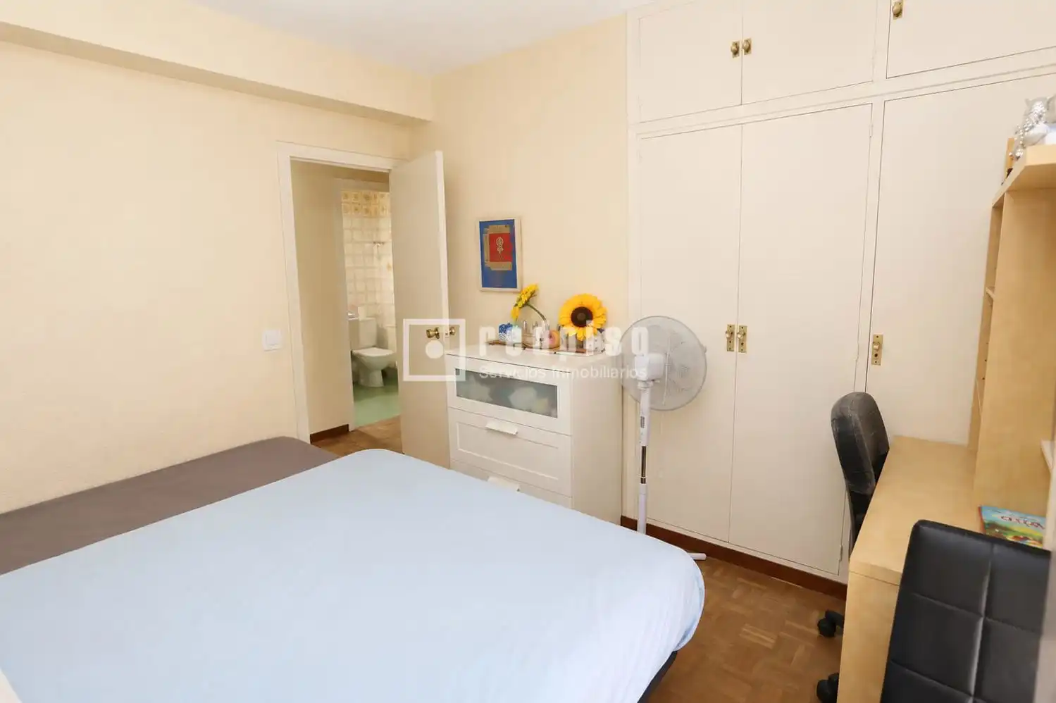 Habitación de Piso en venta en Madrid con Calefacción, Parquet y Terraza