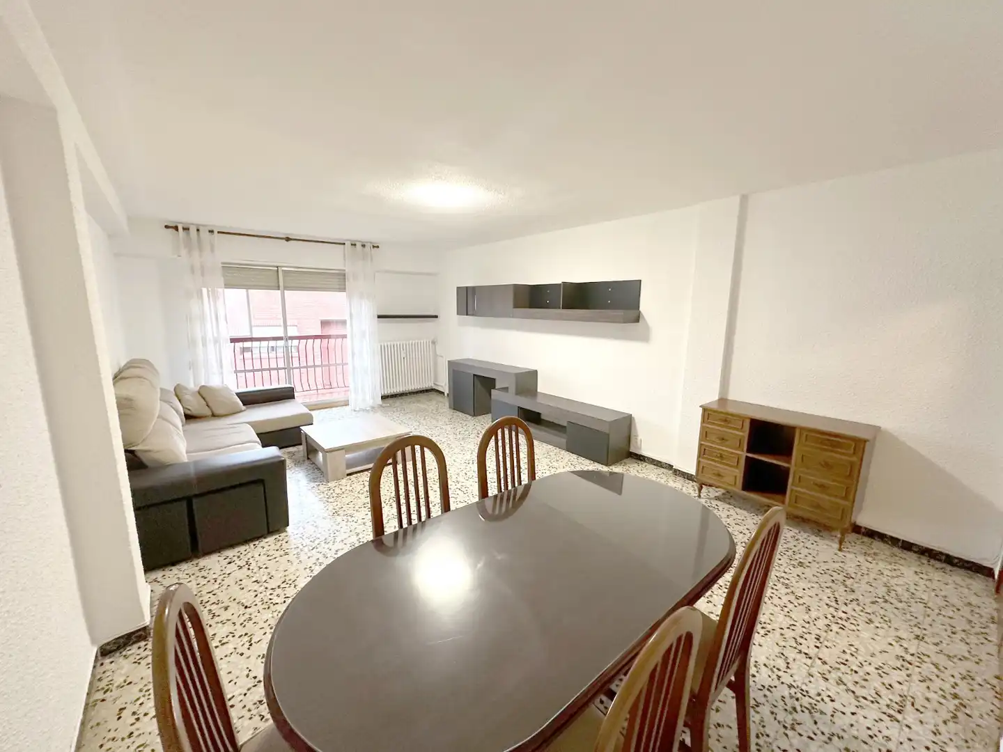 Vista exterior de Piso de alquiler en Zaragoza con Calefacción, Amueblado y Horno