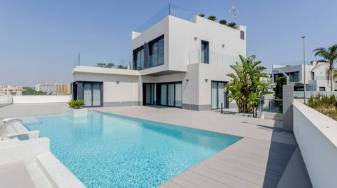 Villa de lujo a 300m del mar en Dehesa de Campoamor | 3 suites | 319m² | Promoción exclusiva