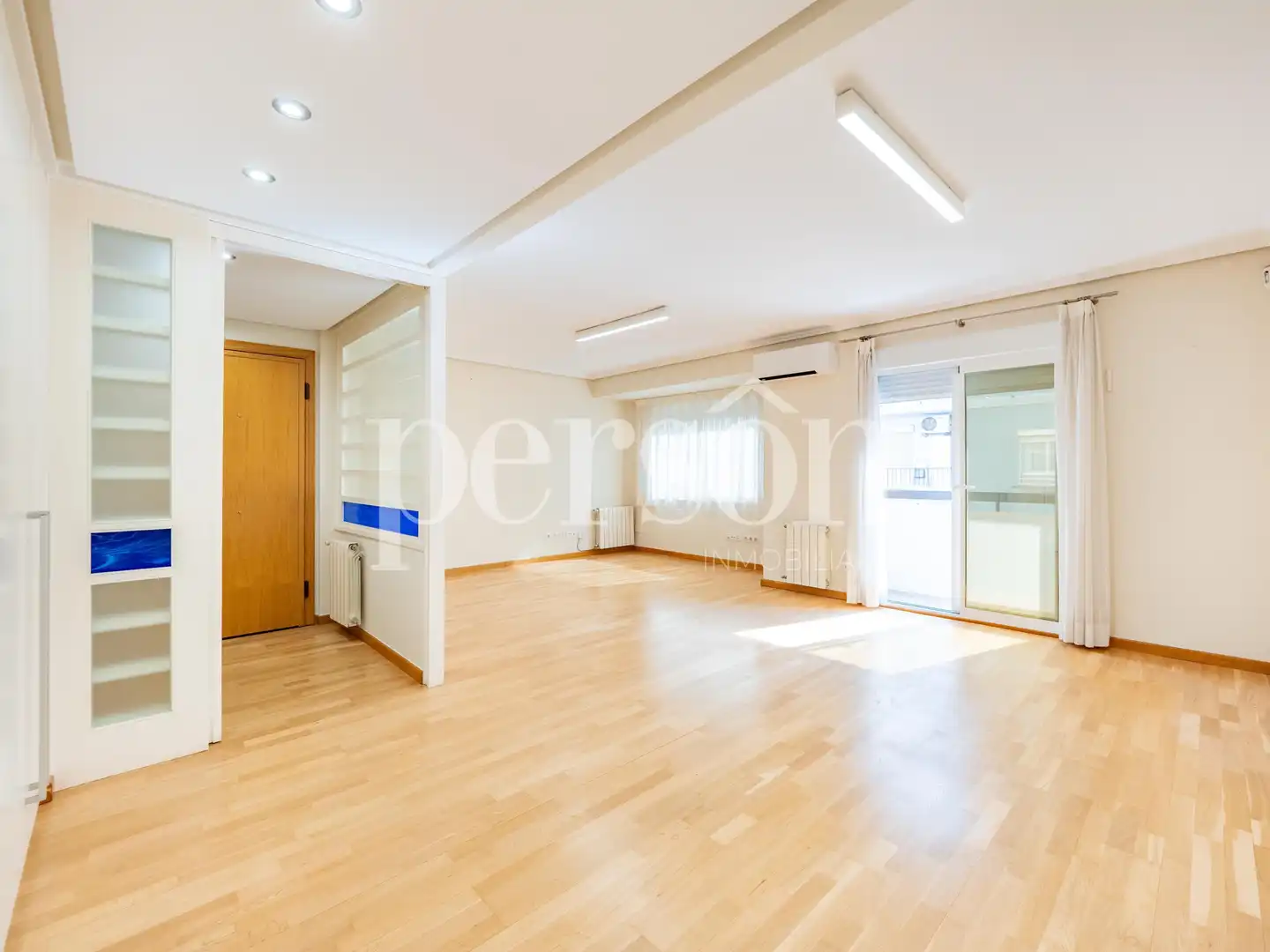 Flat with terrace for sale in Extramurs, imagen 2